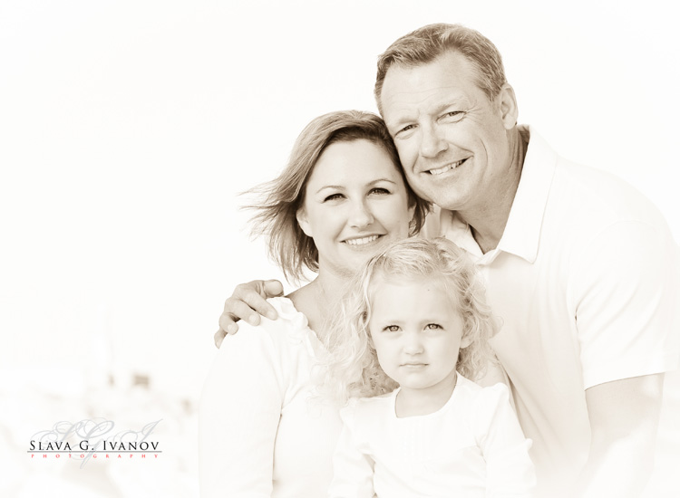 Galveston-beach-family-photography Photo of a family taken on Galveston beach